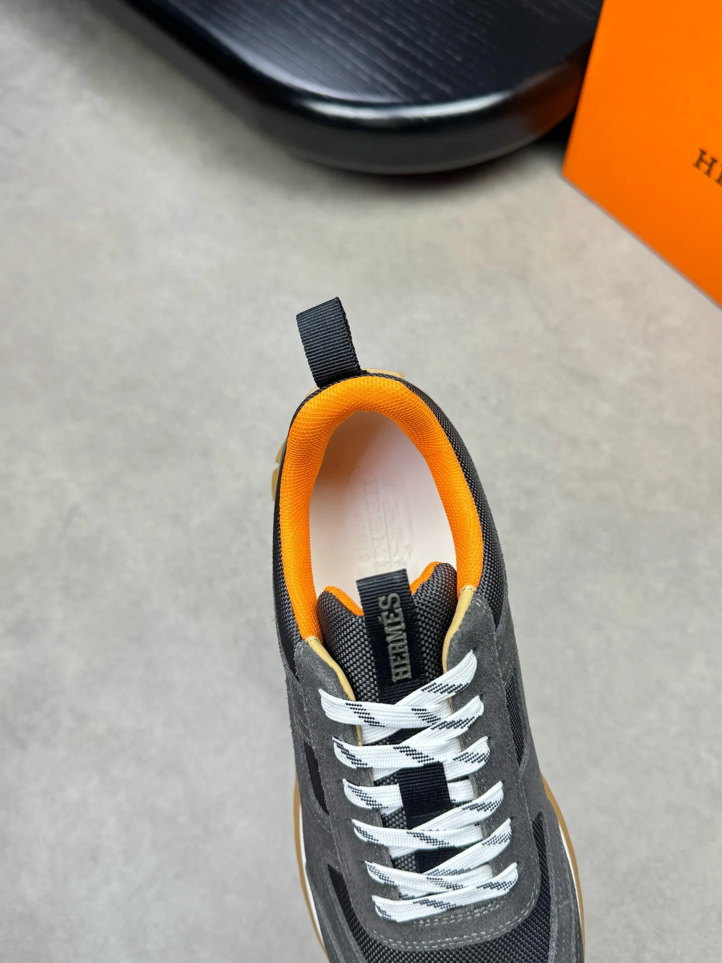 [HERMES] Hermès men's shoes 💰680💰 - high-end quality original items 🔍🔍🔍 casual sports shoes - upper: 🔝 suede environmentally friendly leather, brand high mercerized canvas body with forged ´H´ totem, tongue webbing injection molded brand logo - lining: brand canvas, foot pads; water-dyed cowhide -Outsole: ultra-light T men's shoes 💰U foam; two-color molded outsole -Ultra-high quality control, fine workmanship: highlighted (high-end, extravagance, grade) -Size: 39-44 (38, 45, can be customized)